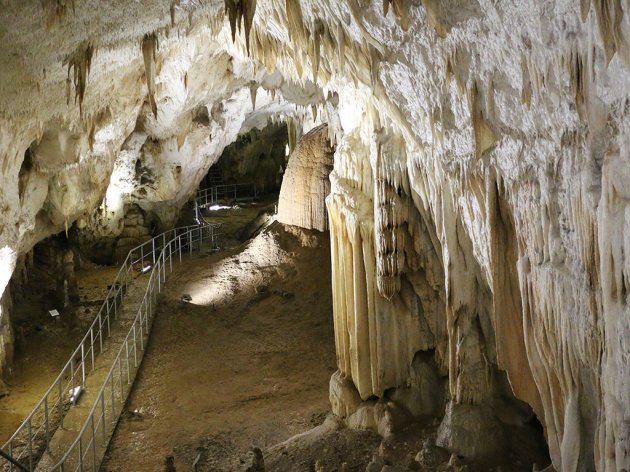 Мајданпек уређује околину Рајкове пећине - У плану изградња Центра за посетиоце и обнова парка